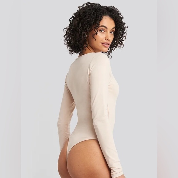 NEW-Medium Bodysuit - Picture 3 of 11